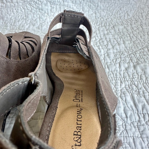 Croft & Barrow Taupe Leather Sandals with Cushioned Footbed - Picture 3 of 6